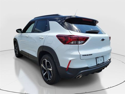 Used 2021 Chevrolet TrailBlazer RS w/ Sun and Liftgate Package FWD image 3