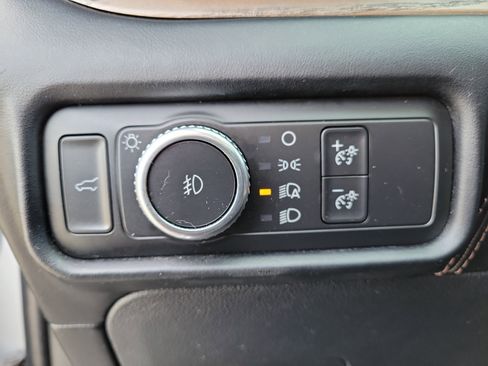 Certified 2021 Ford Explorer Platinum w/ Equipment Group 601A image 24