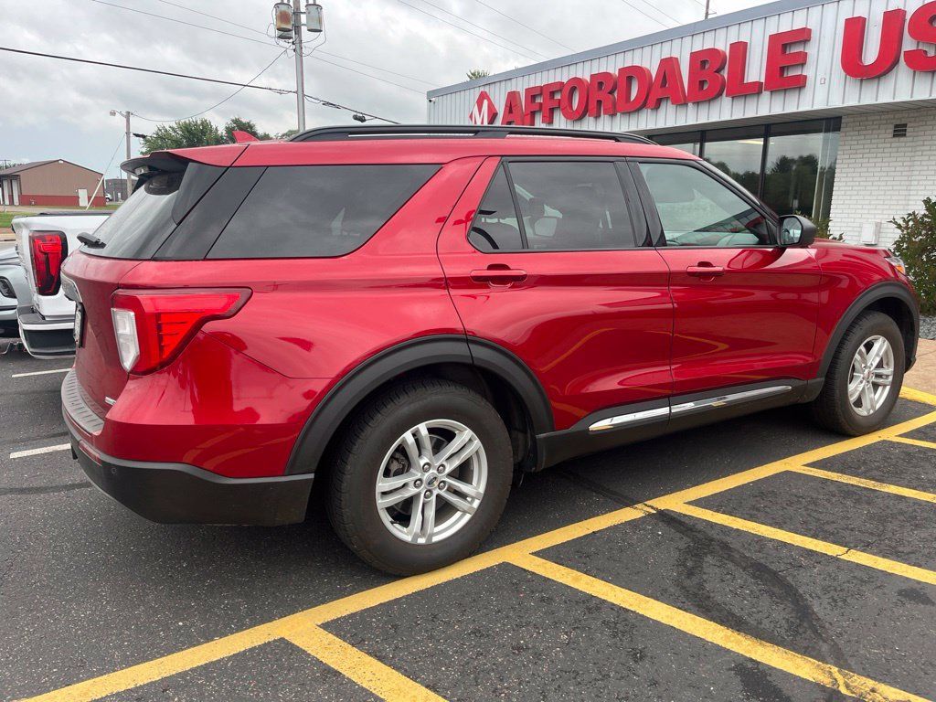 Used 2020 Ford Explorer XLT w/ Equipment Group 202A AWD/4WD image 2