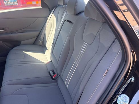 Used 2025 Hyundai Elantra SEL image 38