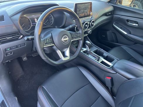 Used 2025 Nissan Sentra SR w/ SR Premium Package FWD image 10