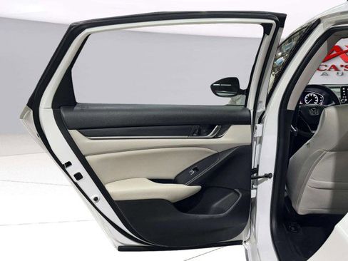 Used 2019 Honda Accord EX image 28