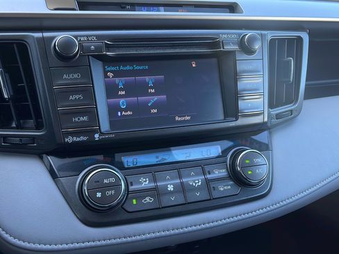 Used 2015 Toyota RAV4 XLE AWD/4WD image 16