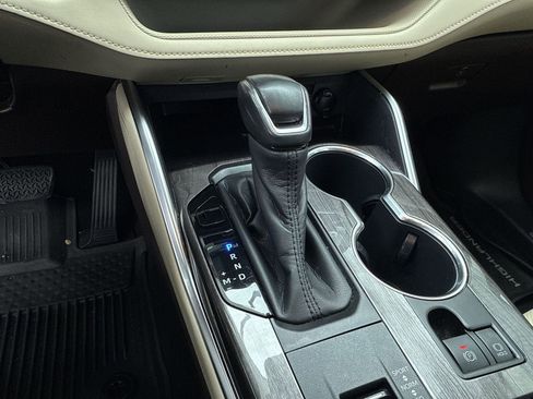 Used 2020 Toyota Highlander Limited image 30