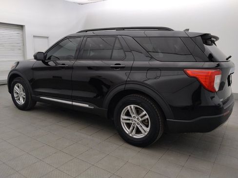 Used 2023 Ford Explorer XLT w/ Equipment Group 202A RWD image 3