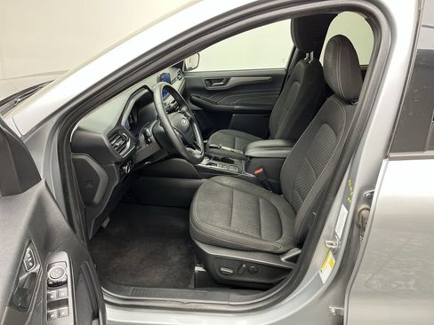 Used 2023 Ford Escape Active AWD/4WD image 3