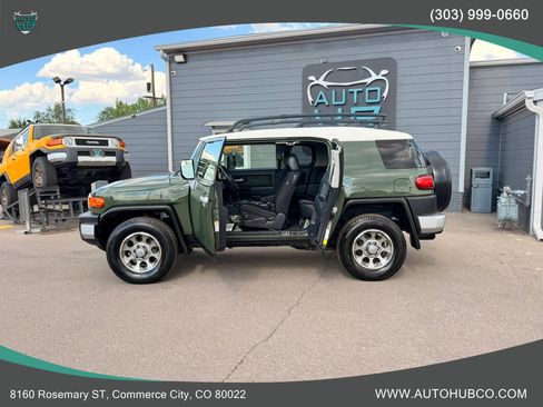 Used 2012 Toyota FJ Cruiser 4WD w/ Upgrade Pkg image 10
