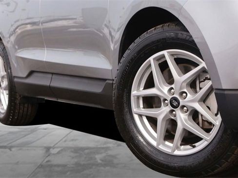 Used 2024 Ford Edge SEL image 3