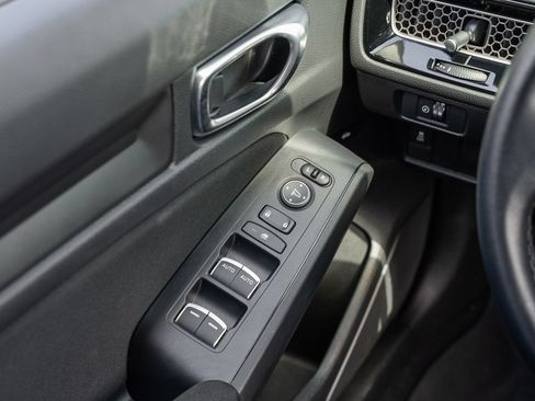 Used 2025 Honda Civic Sport image 25