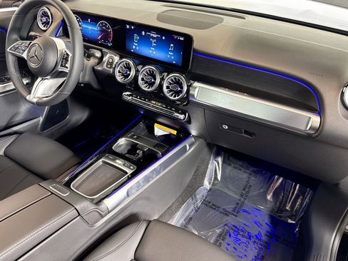 New 2025 Mercedes-Benz GLB 250 4MATIC image 27