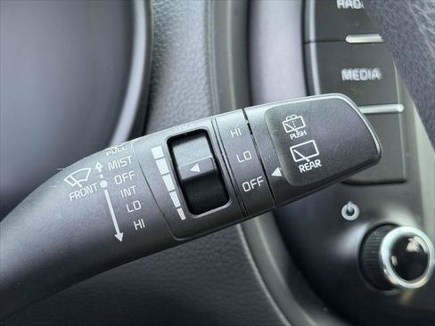 Used 2023 Kia Soul LX w/ LX Technology Package FWD image 26