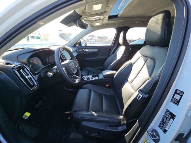 Used 2026 Volvo XC40 B5 Plus AWD/4WD image 5