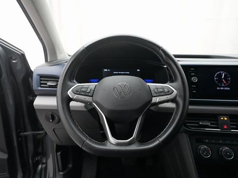 Used 2022 Volkswagen Taos SE image 4