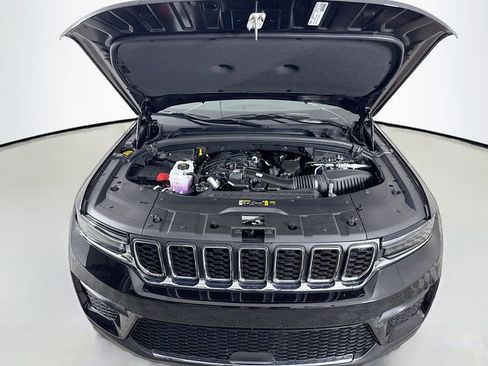 New 2025 Jeep Grand Cherokee Laredo w/ Luxury Tech Group I image 29