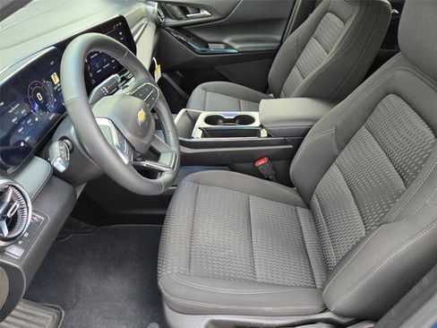 Used 2025 Chevrolet Equinox LT FWD image 10