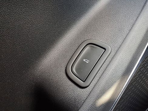 Used 2024 Chevrolet Traverse RS w/ LPO, Floor Liner Package image 21