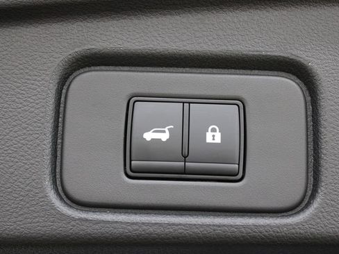 Used 2026 Nissan Pathfinder SV FWD image 29
