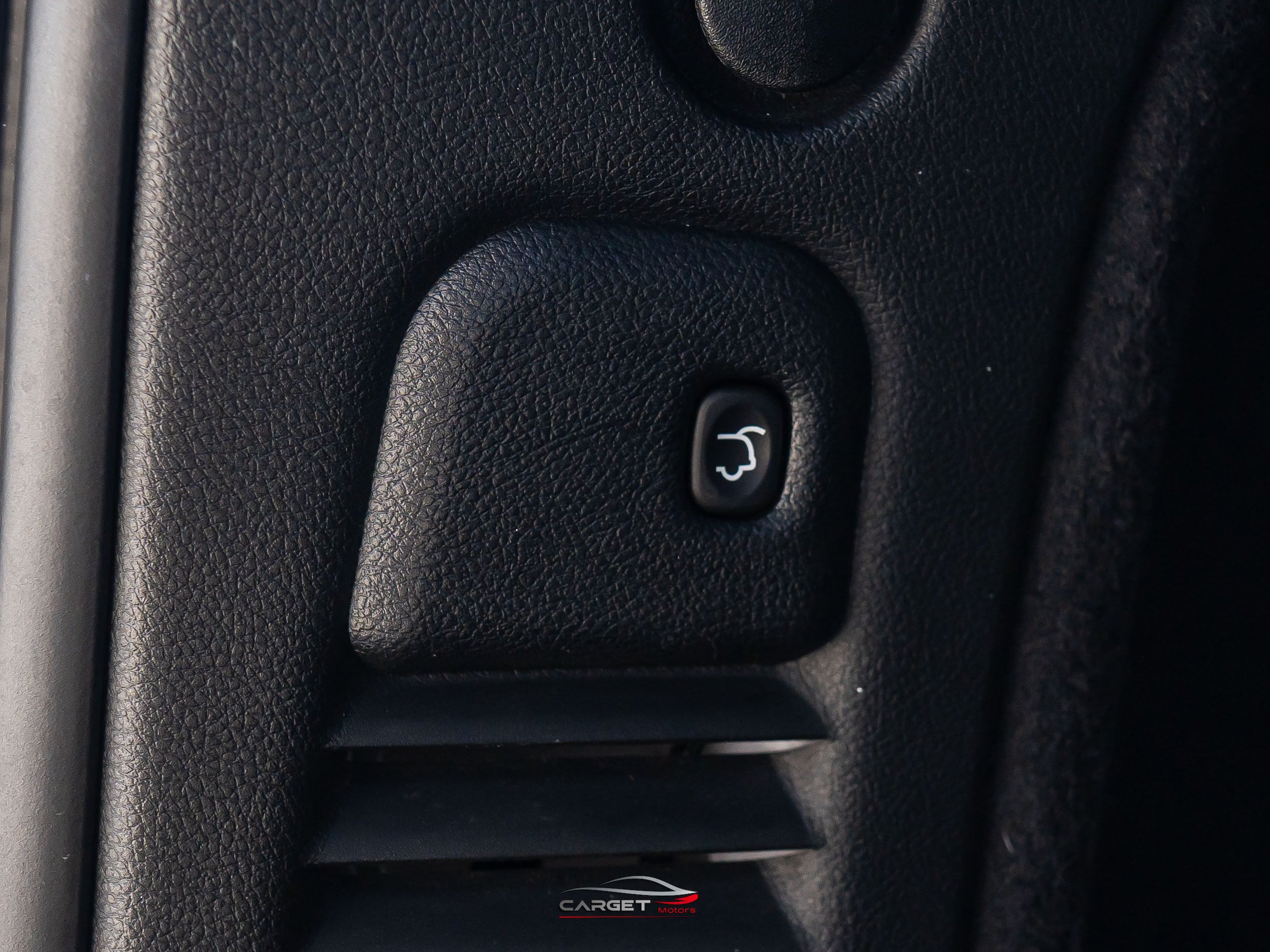 Used 2023 Dodge Durango R/T w/ Tow 'N Go Package AWD/4WD image 48