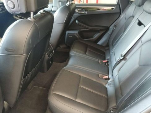 Used 2019 Porsche Macan S AWD/4WD image 3