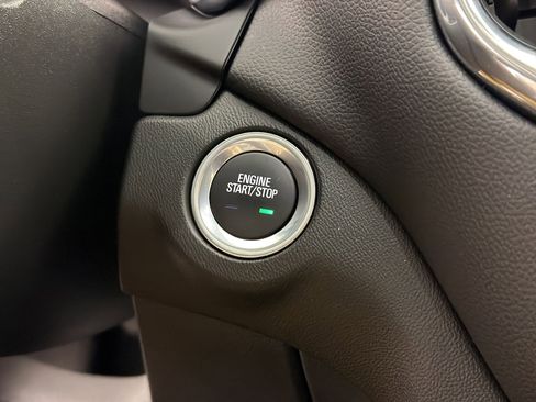 Used 2022 Chevrolet Equinox LT AWD/4WD image 25