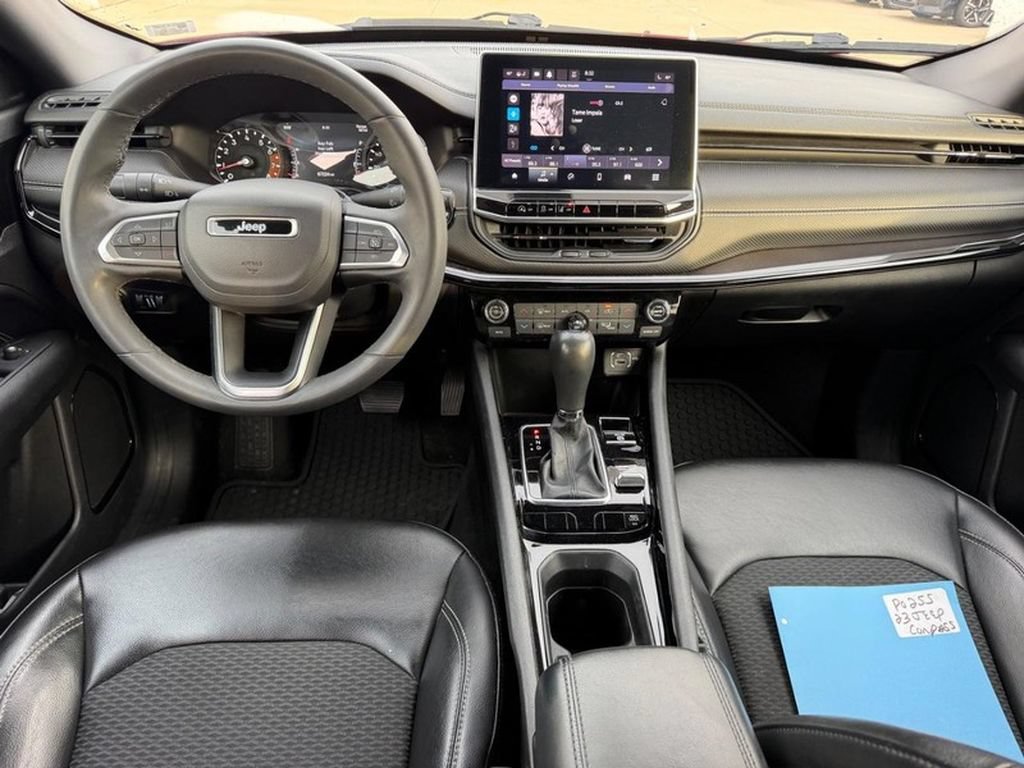Used 2023 Jeep Compass Latitude w/ Convenience Group AWD/4WD image 10