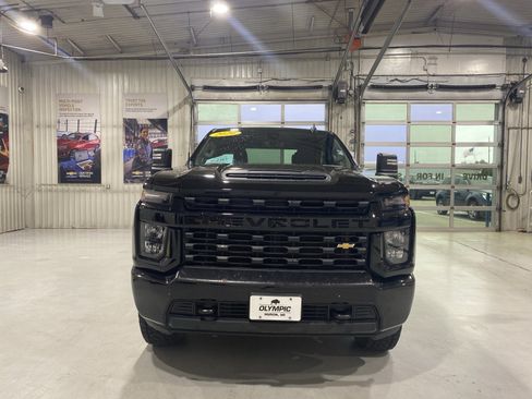 Used 2020 Chevrolet Silverado 2500 Custom w/ Custom Value Package AWD/4WD image 3
