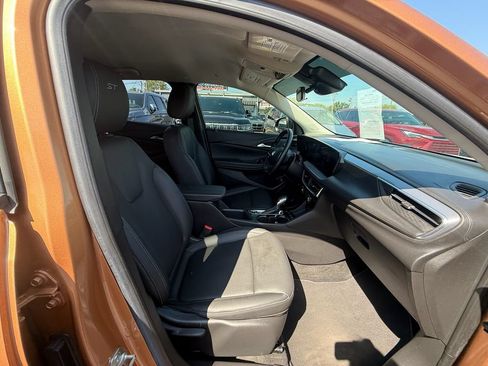 Used 2024 Buick Encore GX Sport Touring w/ Black Roof Package FWD image 23