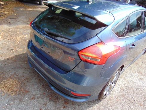 Used 2018 Ford Focus ST image 11