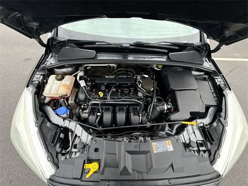 Used 2015 Ford Focus SE image 35