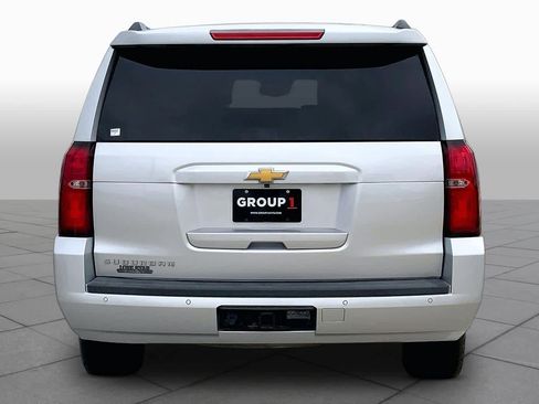 Used 2018 Chevrolet Suburban LT RWD image 5
