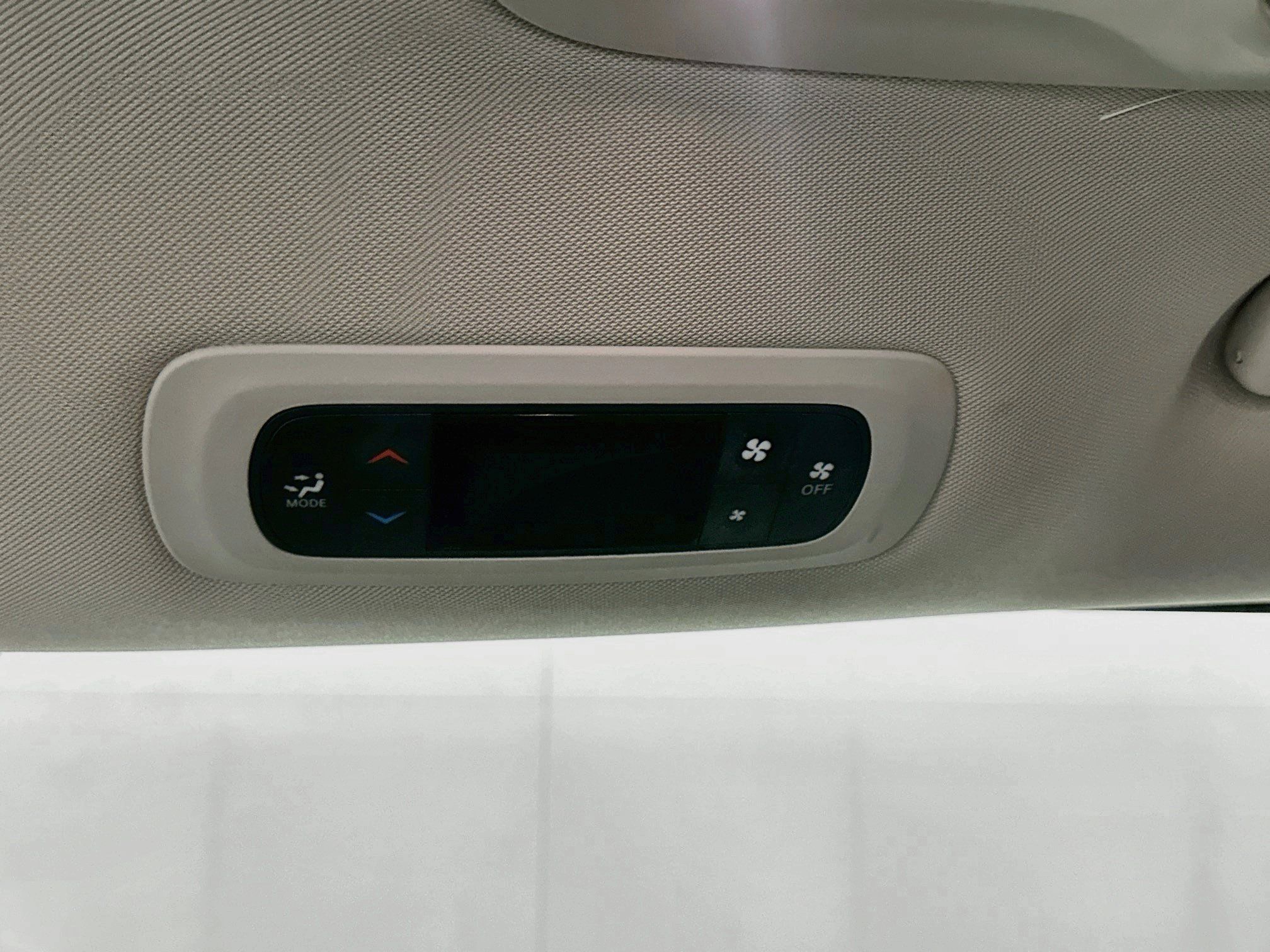 Used 2023 Chrysler Voyager LX FWD image 24