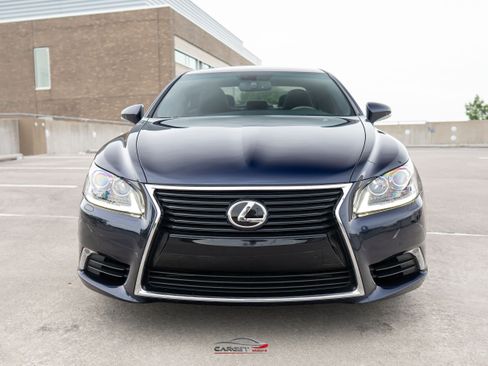 Used 2017 Lexus LS 460 RWD image 2
