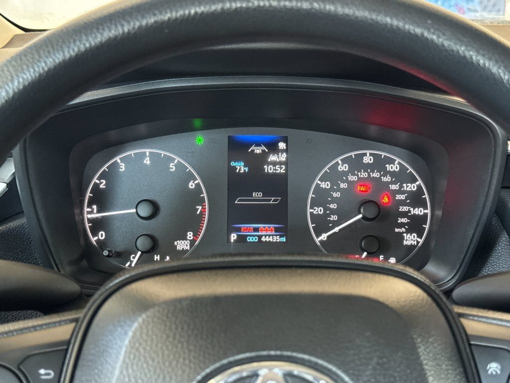 Used 2025 Toyota Corolla LE FWD image 21