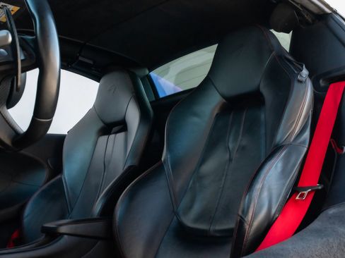 Used 2018 McLaren 570S Spider RWD image 11