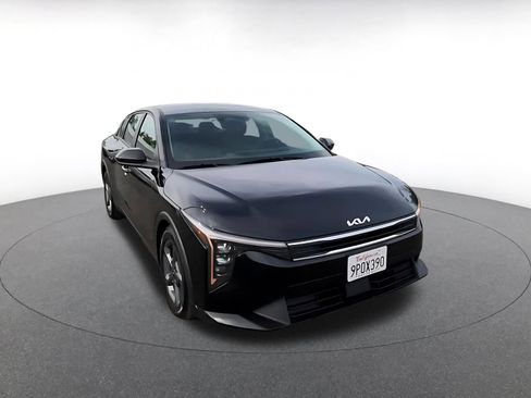 Used 2025 Kia K4 LXS image 3