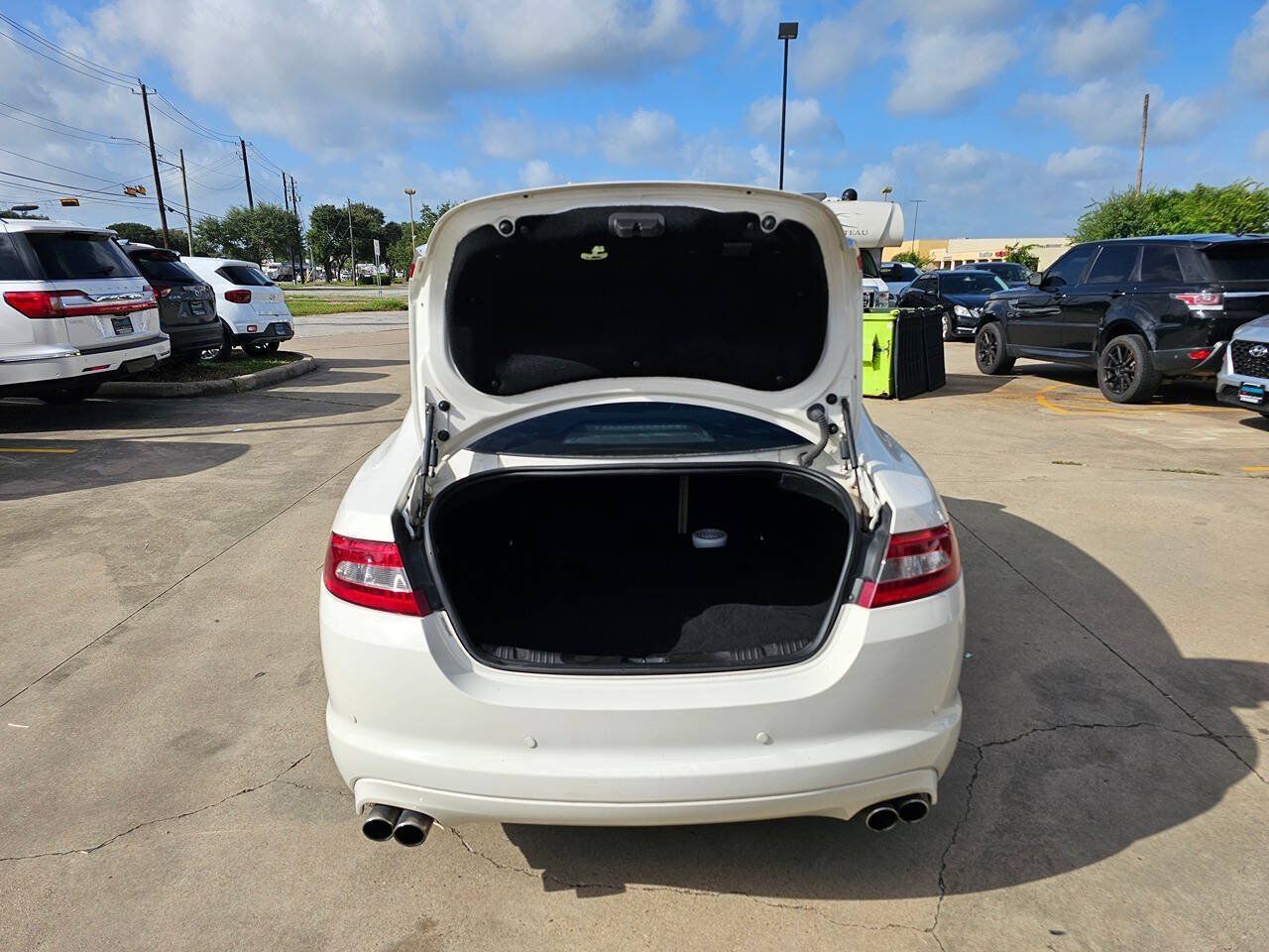 Used 2010 Jaguar XF Supercharged RWD image 7