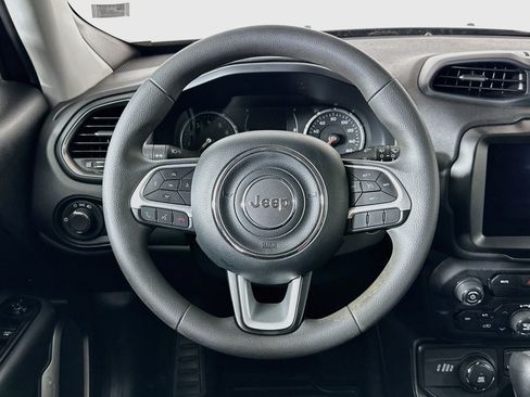 Used 2023 Jeep Renegade Latitude AWD/4WD image 18