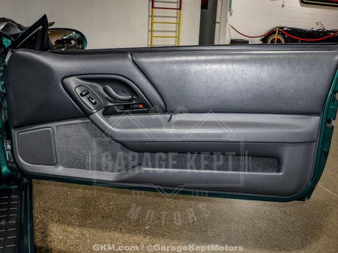Used 1997 Chevrolet Camaro Z28 RWD image 71