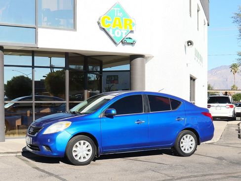 Used 2012 Nissan Versa SV image 7