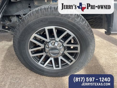 Used 2019 Ford F250 Lariat w/ Lariat Ultimate Package image 6