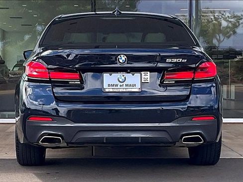 Used 2021 BMW 530e w/ M Sport Package image 4