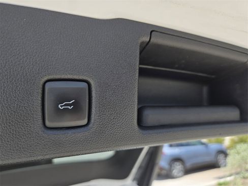 Used 2022 Ford Escape SEL image 31