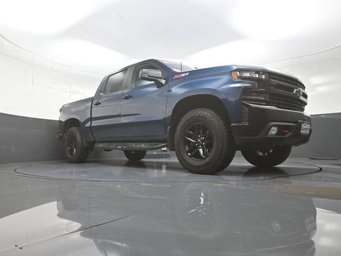 Used 2020 Chevrolet Silverado 1500 LT Trail Boss AWD/4WD image 9