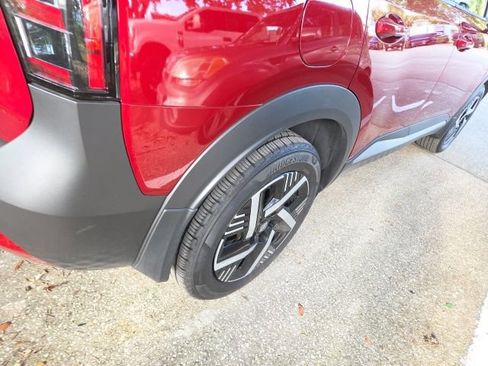Used 2025 Nissan Kicks SV FWD image 9