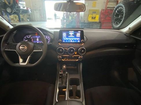 Used 2025 Nissan Sentra SV image 16