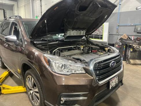 Used 2019 Subaru Ascent Touring w/ Popular Package #3 AWD/4WD image 2