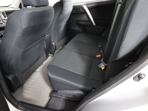 Used 2015 Toyota RAV4 LE AWD/4WD image 18