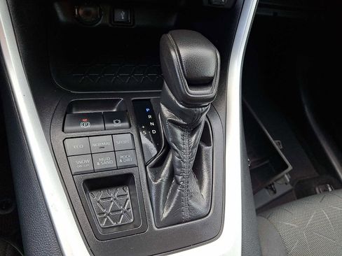 Used 2021 Toyota RAV4 XLE w/ Convenience Package image 17