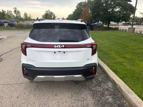 Used 2025 Kia Seltos EX AWD/4WD image 10