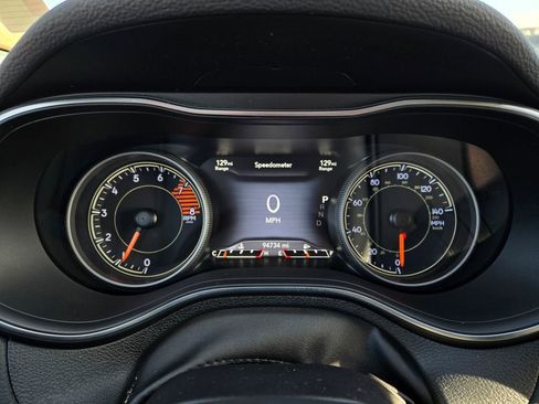 Used 2019 Jeep Cherokee Trailhawk w/ Cold Weather Group image 18